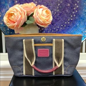 Coach Denim Handbag with Pink Accents💙